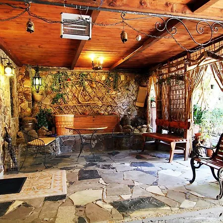 Oda ve Kahvaltı Sa Bertula 4*