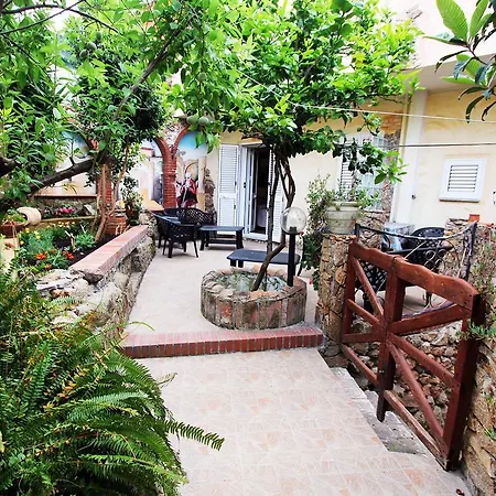 Bed and Breakfast Sa Bertula Λα Μανταλένα